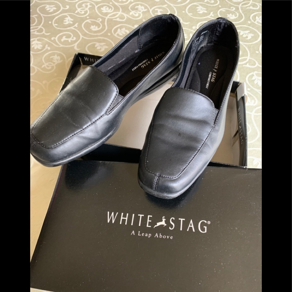 Black - White Stag Leather look NWOT Ladies,